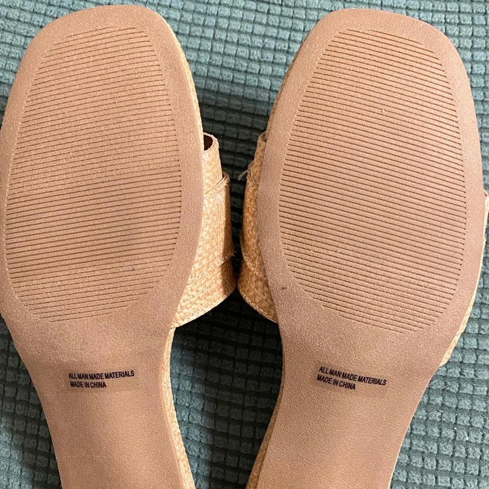 Tan New Dolce Vita Woven Slide Sandals Size 7.5